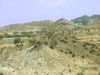 Foto 11: Panormica del dique de fortunitas del Tale (Abanilla), originado por el ascenso de magma ultrapotsico a favor de una profunda falla