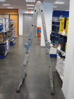 Escalera (Al pulsar se abrir� la foto en una nueva ventana.)