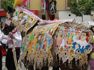 Caballo concursante de la Pe�a Gavil�n 