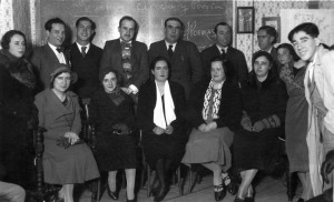 Mar�a Cegarra con Carmen Conde, Antonio Oliver y otros, tras una conferencia ofrecida por Mar�a en la Universidad Popular de Cartagena el 10 de febrero de 1934