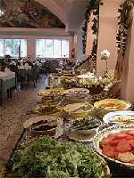 Interior del restaurante Barcel� Cenajo