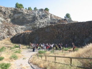 El volcn de Calasparra es muy visitado. Aqu cientficos de la Sociedad Espaola de Mineraloga, ao 2013