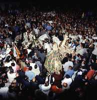 Parlamento entre el Rey Cristiano y el Sult�n Moro, Simulacro de Combate, Ba�o de la Cruz y Bendici�n de las Aguas (Moros y Cristianos - Fiestas de la Stma. y Vera Cruz - Caravaca de la Cruz) 