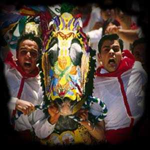 Caballos del Vino - Fiestas de la Sant�sima y Vera Cruz - Caravaca de la Cruz