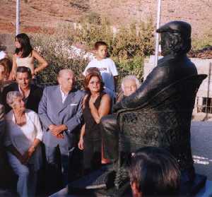 Paco Rabal, Escultura en la Cuesta de Gos