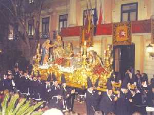 Santo Sepulcro por la Cofrada del Santo Sepulcro en el Viernes Santo