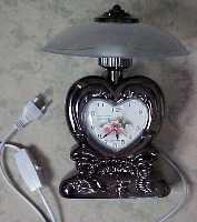 l�mpara-reloj coraz�n (Al pulsar se abrir� la foto en una nueva ventana.)