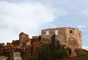 Ruinas del Castillo de los V�lez, declarado Bien de Inter�s Cultural [Mazarr�n_ Hisotria] 