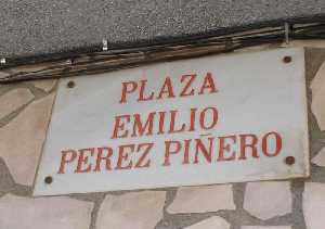 Plaza en honor de P�rez Pi�ero [Calasparra_Personaje_Pi�ero]