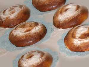 Mona presentaci�n en mesa