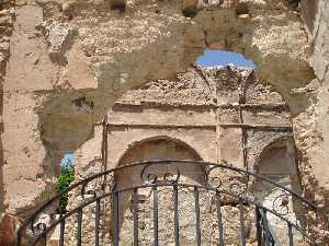 Bajo estos muros se encontraba la mezquita [Ricote_al-Ricot�]