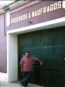  Instant�nea con el mensaje socorros a na�fragos al fondo [Molina de segura_Manuel Moyano]