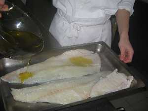 A�adimos el aceite al bacalao 