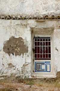 Fachada casa-cueva.