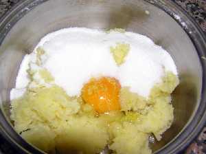 A�adido del az�car ala mezcla [Bu�uelos de la abuela]