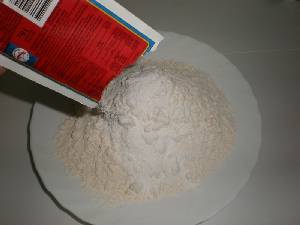 5.- A&ntilde;adimos la levadurina a la harina 